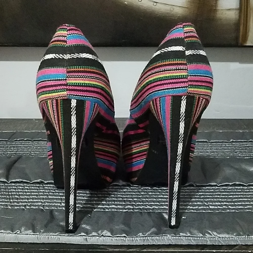 VINTAGE SERAPE MULTI COLOR PLATFORM PUMPS Y2K RETRO CHICANA ARTISAN SIZE 8 RETRO
